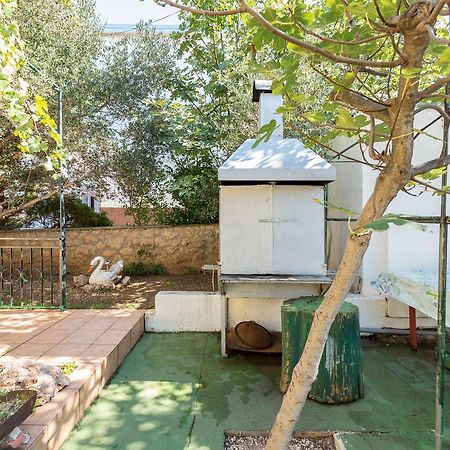 Apartments And Rooms Dragica Starigrad Paklenica Exterior photo