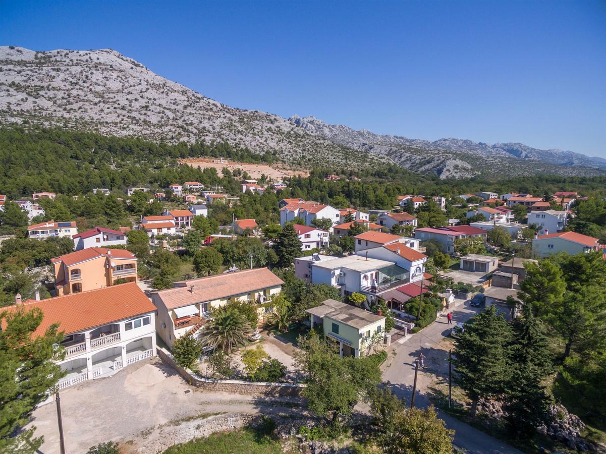 Apartments And Rooms Dragica Starigrad Paklenica Exterior photo